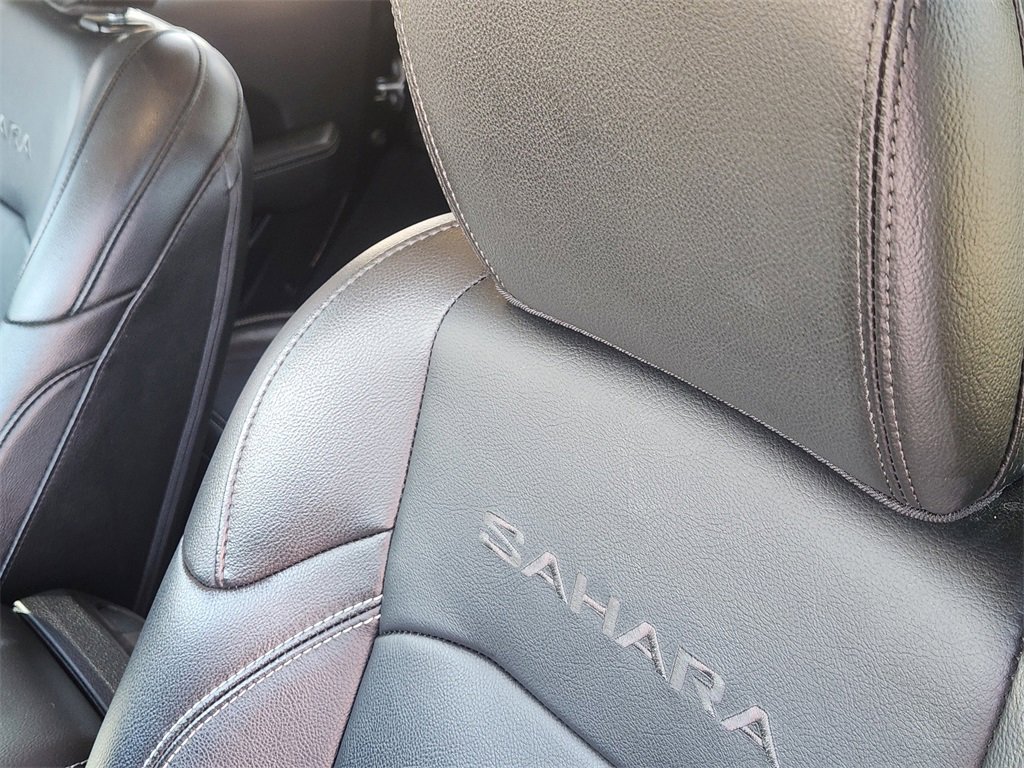 Used 2022 Jeep Wrangler Unlimited Sahara image 16
