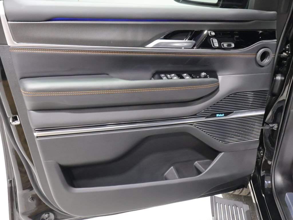 New 2026 Jeep Grand Wagoneer L Summit AWD/4WD image 12
