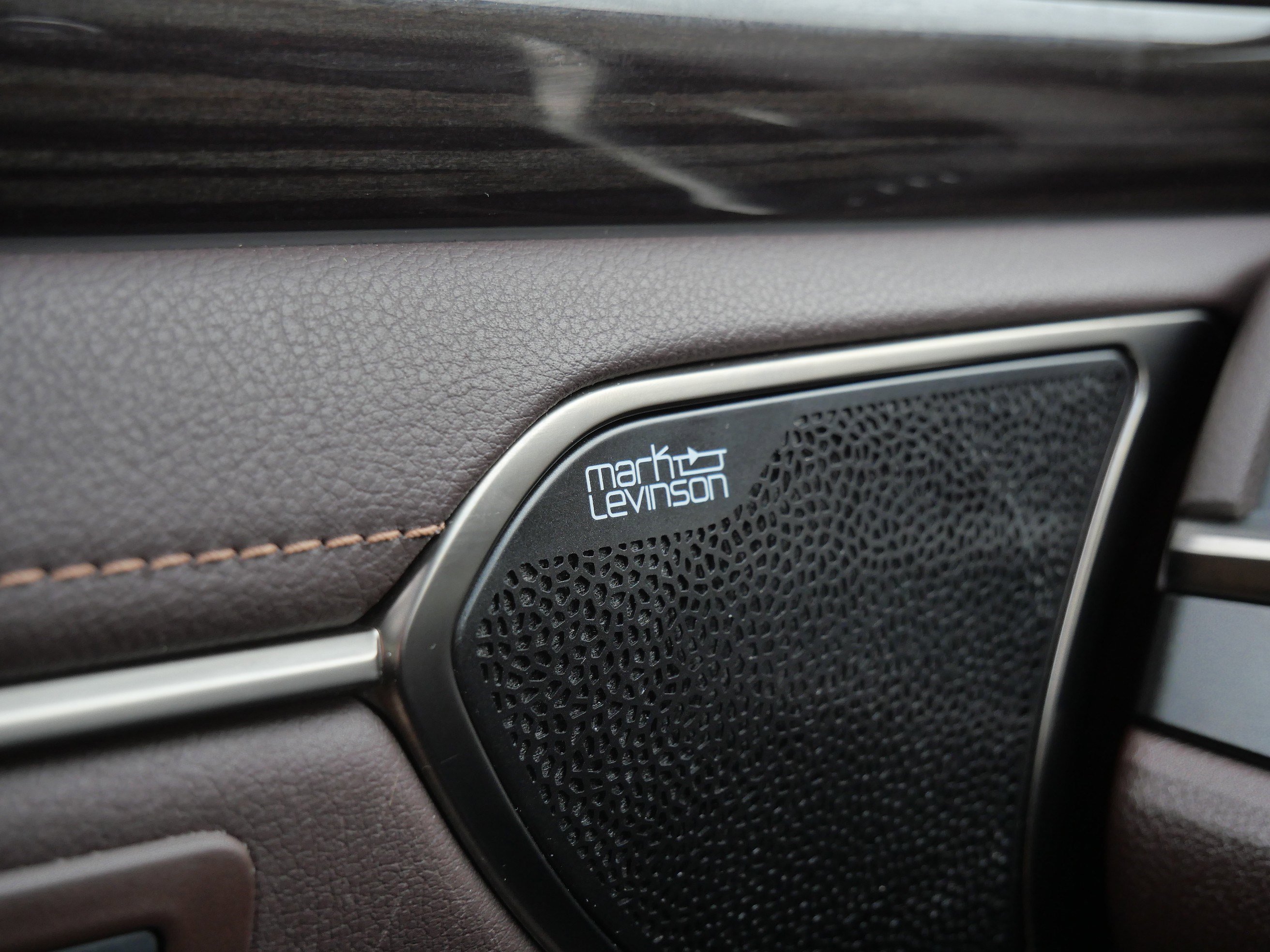 Used 2019 Lexus ES 300h w/ Accessory Package 2 image 32