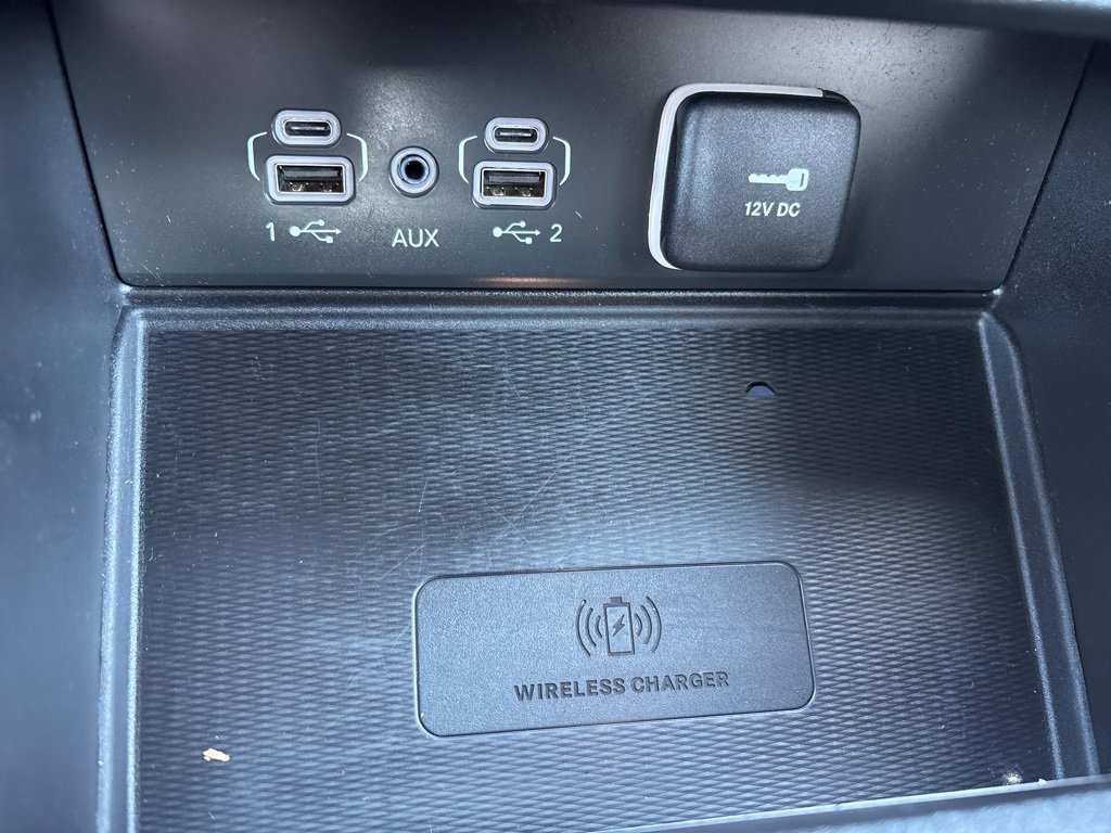 Used 2023 Jeep Grand Cherokee L Laredo image 16