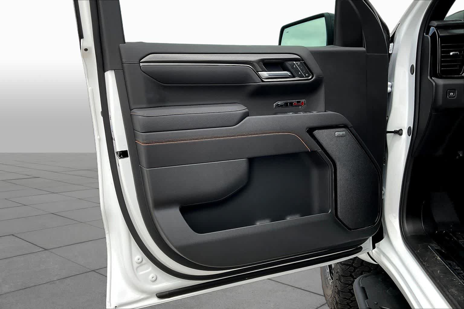 New 2025 GMC Sierra 1500 AT4 w/ AT4 Premium Package AWD/4WD image 16