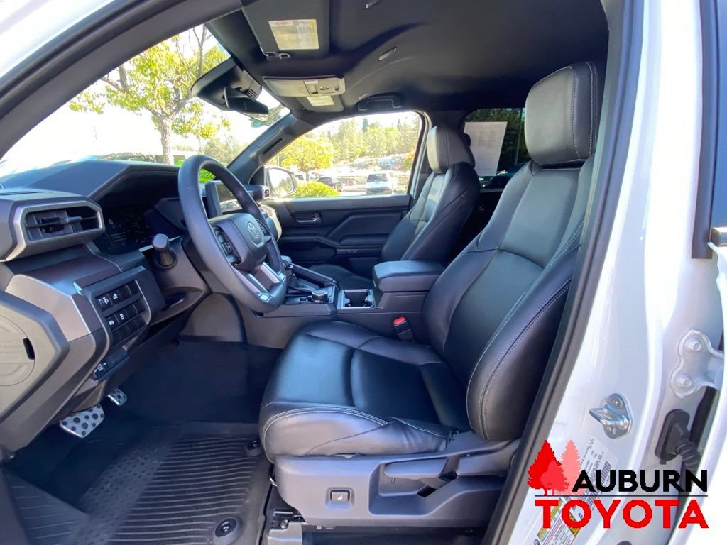 Used 2025 Toyota Tacoma TRD Sport AWD/4WD image 29