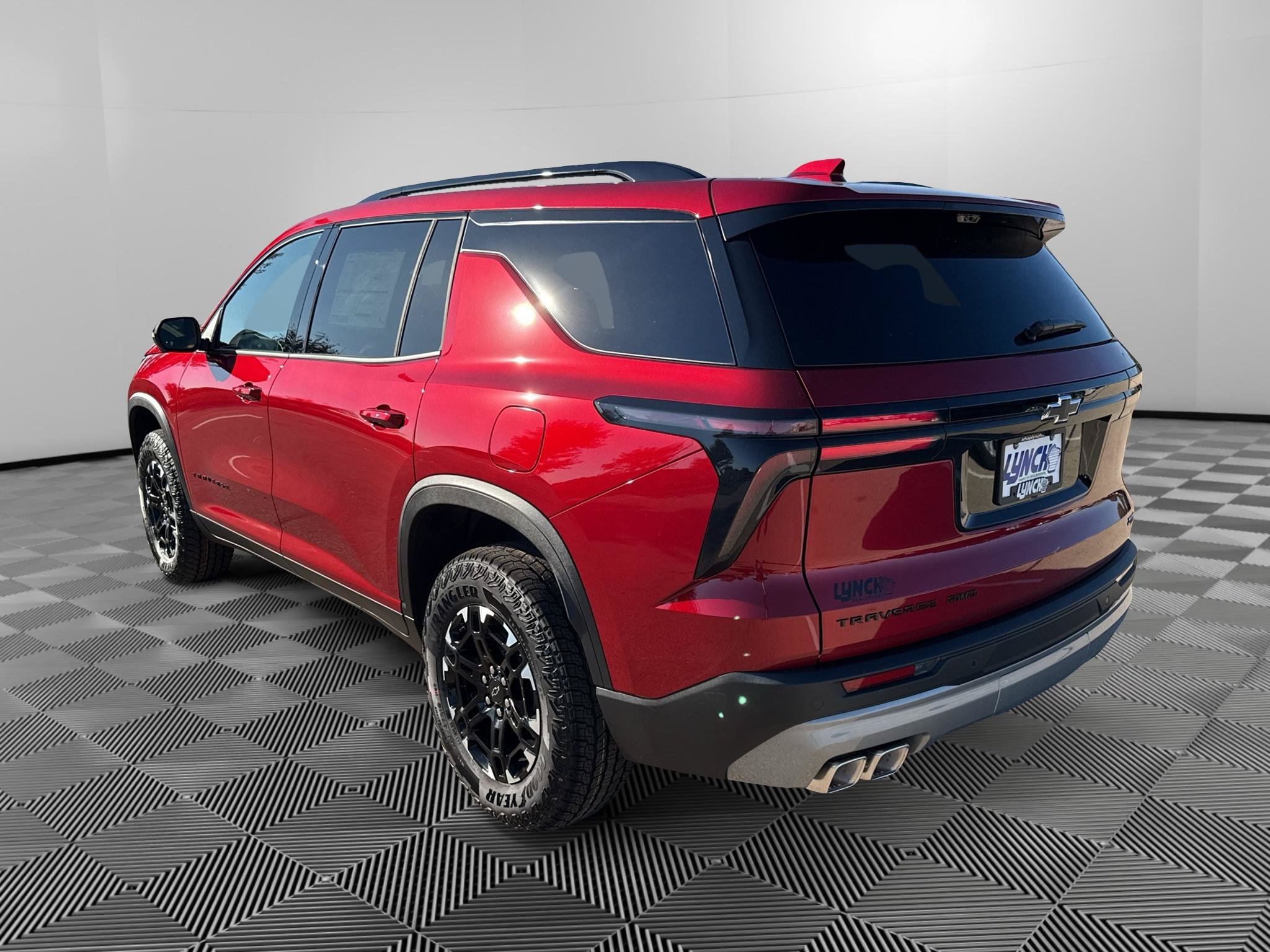 New 2027 Chevrolet Traverse Z71 w/ Driver Confidence Package AWD/4WD image 3