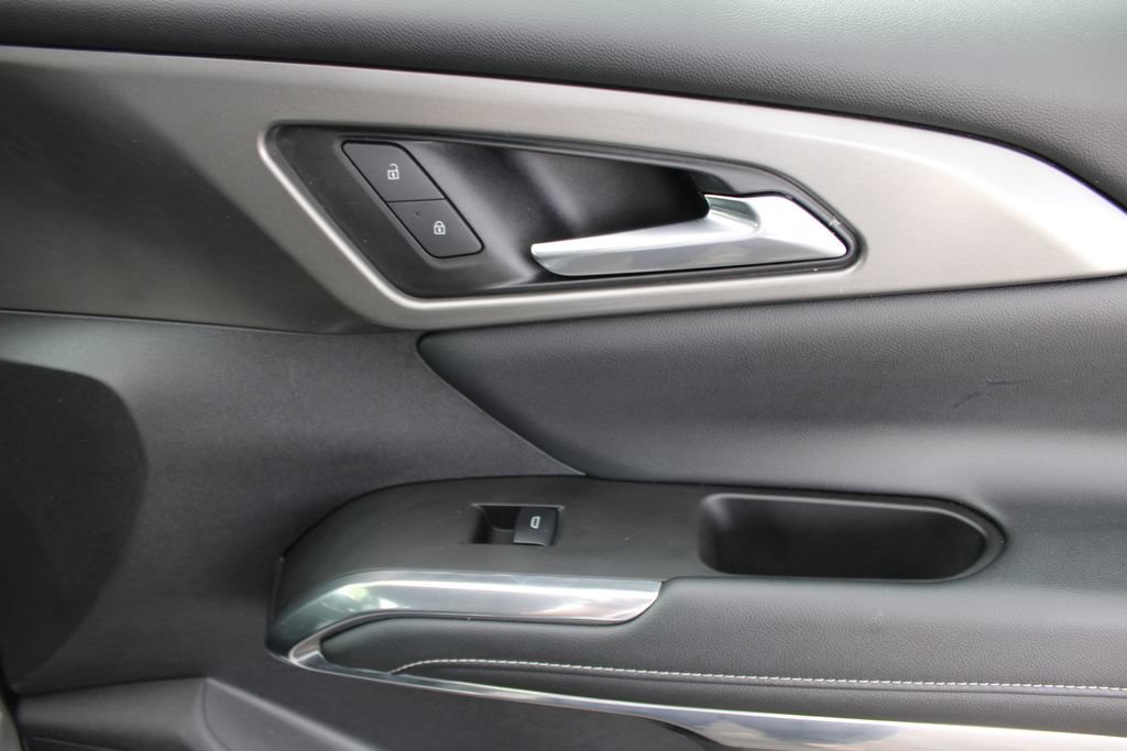 Used 2025 Chevrolet Traverse LT AWD/4WD image 42