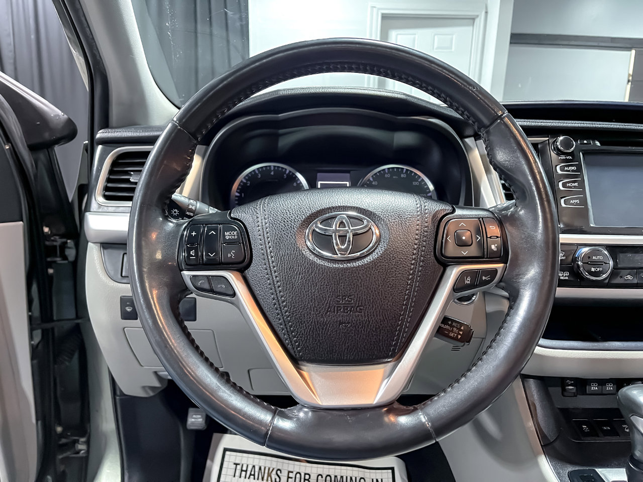 Used 2019 Toyota Highlander XLE image 22