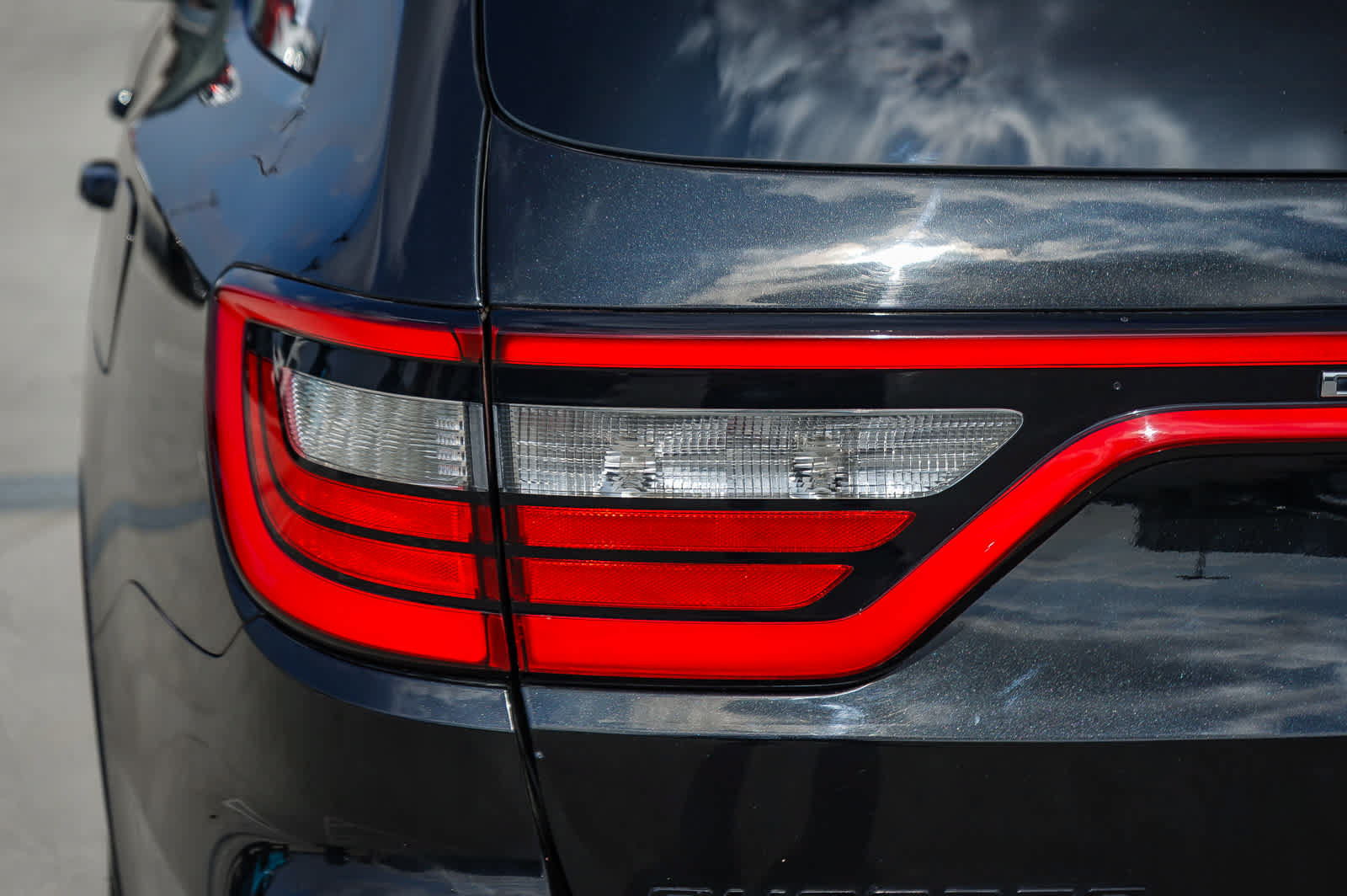 Used 2016 Dodge Durango R/T w/ Blacktop Package RWD image 17