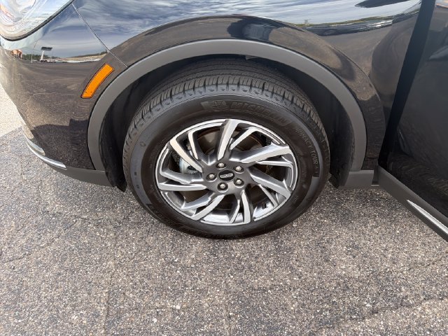 Certified 2025 Lincoln Corsair FWD image 29