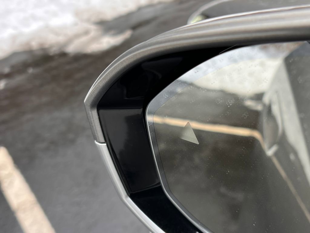 Used 2024 BMW 530i xDrive w/ Premium Package image 27