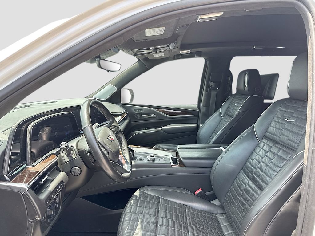 Used 2023 Cadillac Escalade ESV Sport Platinum w/ Heavy-Duty Trailer Package AWD/4WD image 10