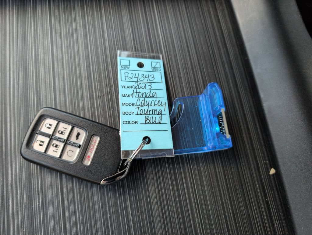 Used 2023 Honda Odyssey Touring image 14
