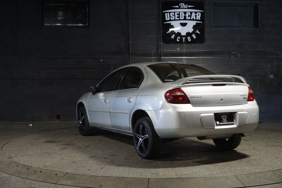 Used 2005 Dodge Neon SXT w/ Sport Appearance Group image 3