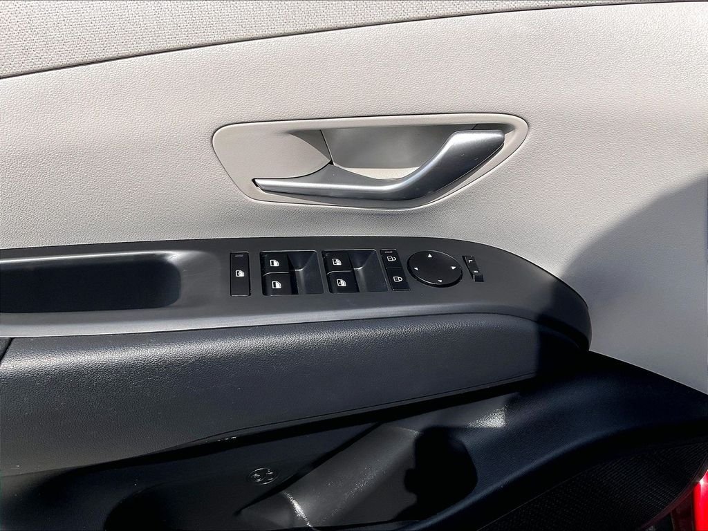 Used 2025 Hyundai Tucson SEL AWD/4WD image 39