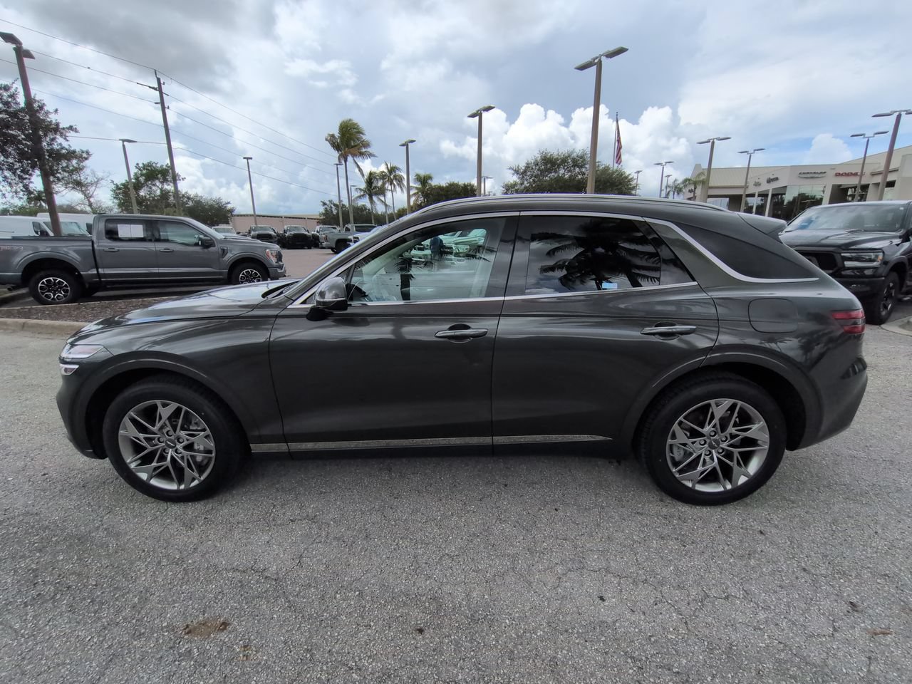 Used 2025 Genesis GV70 2.5T AWD/4WD image 9