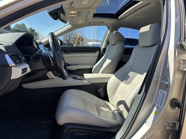 Used 2018 Honda Accord Touring image 11