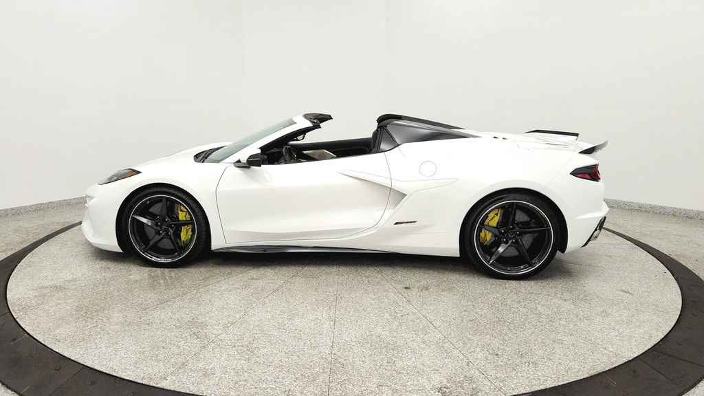 Used 2024 Chevrolet Corvette E-Ray AWD/4WD image 2