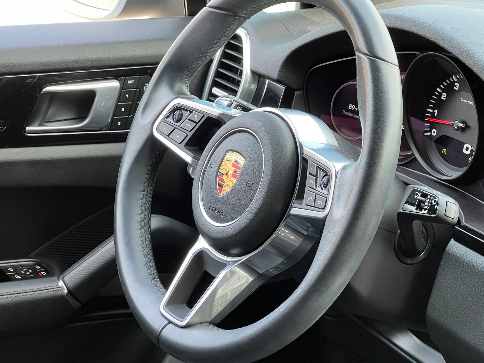 Certified 2023 Porsche Cayenne AWD/4WD image 37