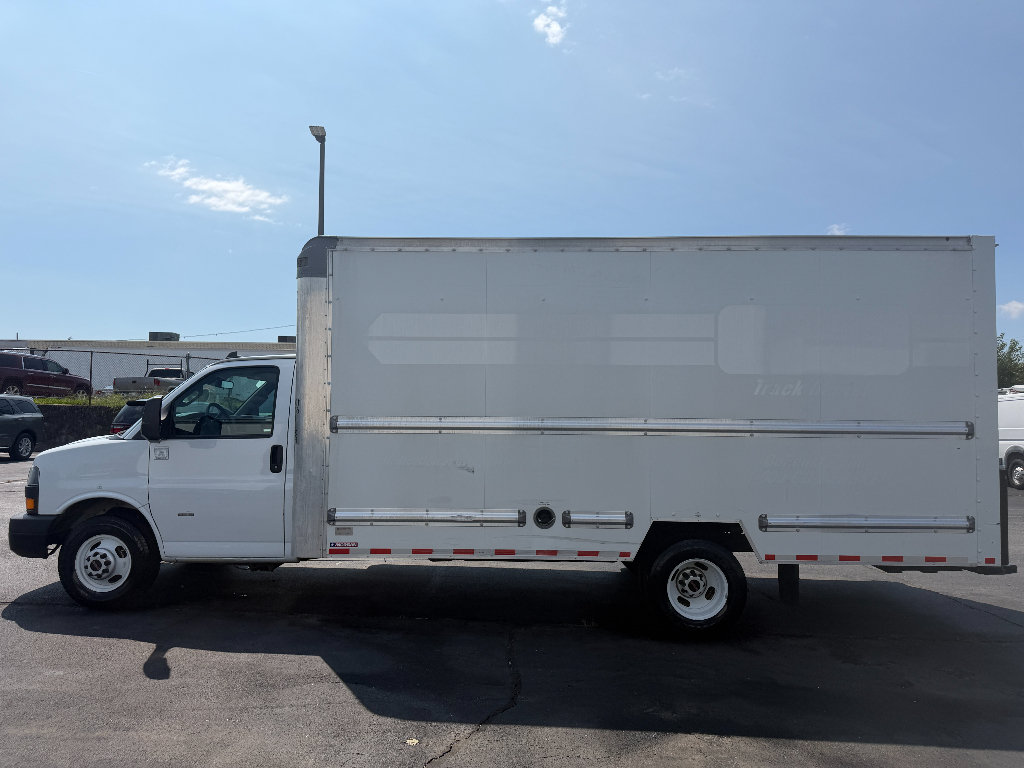 Used 2021 GMC Savana 3500 Extended w/ Power Convenience Package RWD image 5