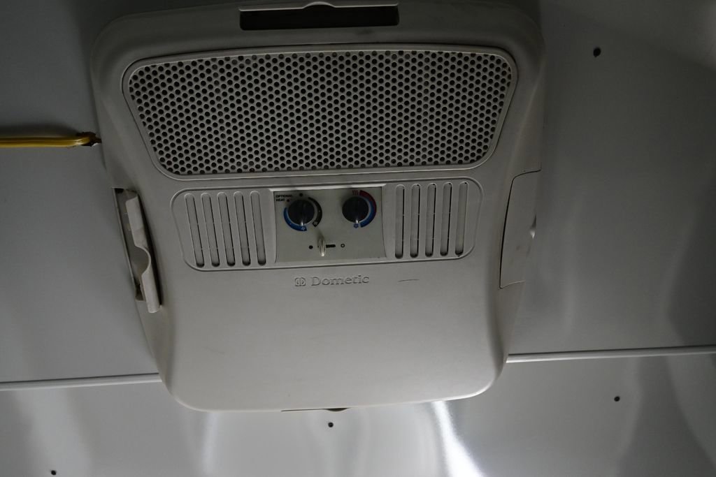 Used 2018 Ford E-450 and Econoline 450 Super Duty w/ Power Windows & Locks Group image 47
