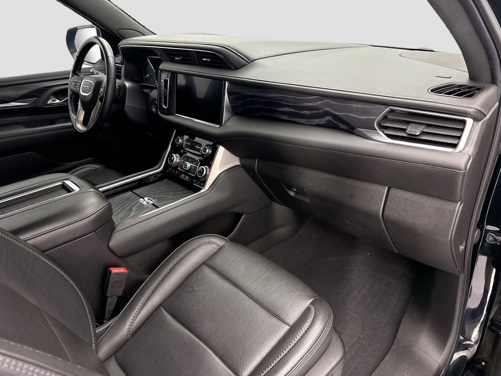 Used 2021 GMC Yukon XL Denali w/ Denali Premium Package AWD/4WD image 16