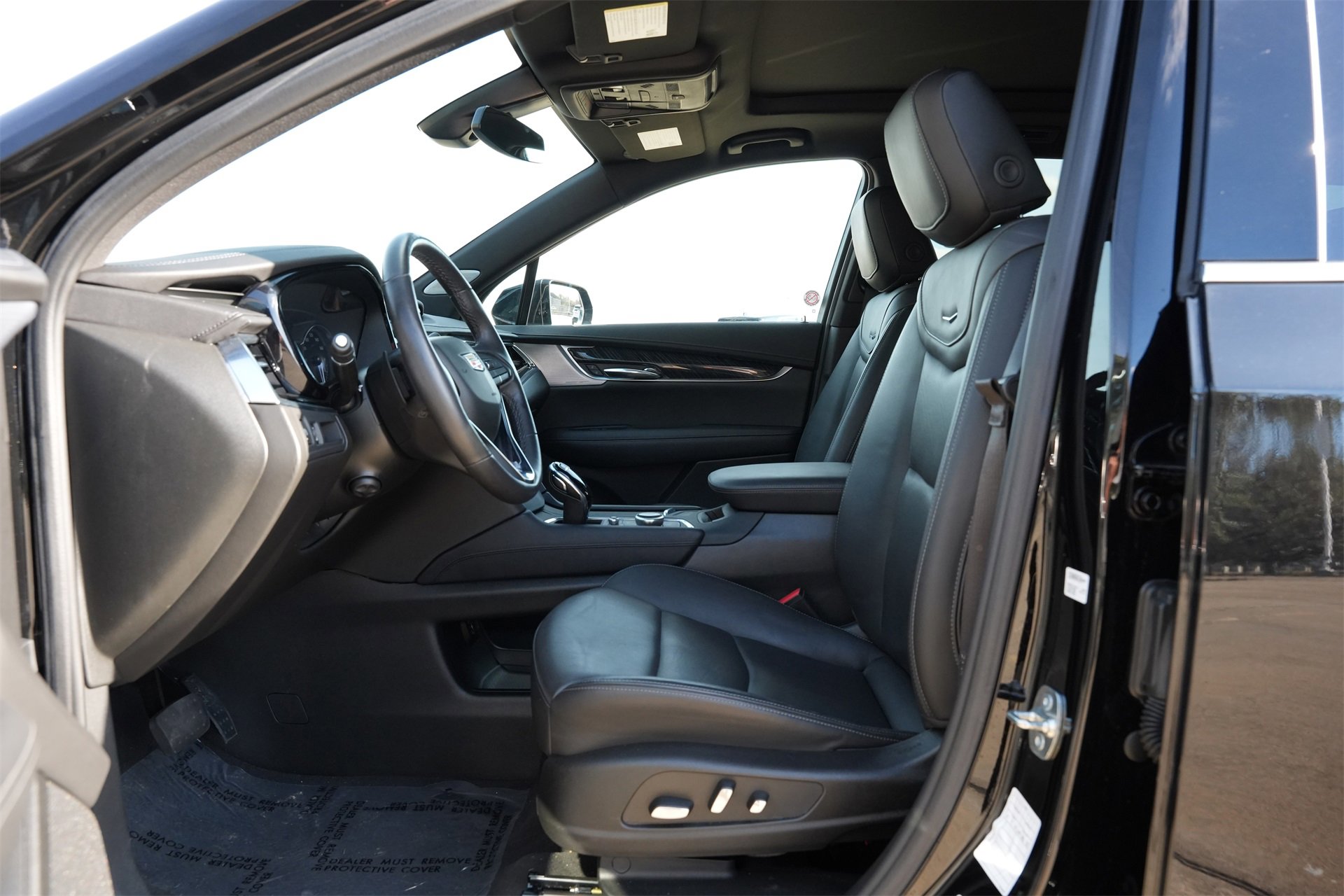 Certified 2025 Cadillac XT6 Premium Luxury image 18