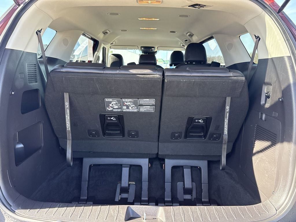 Used 2025 Kia Carnival image 20