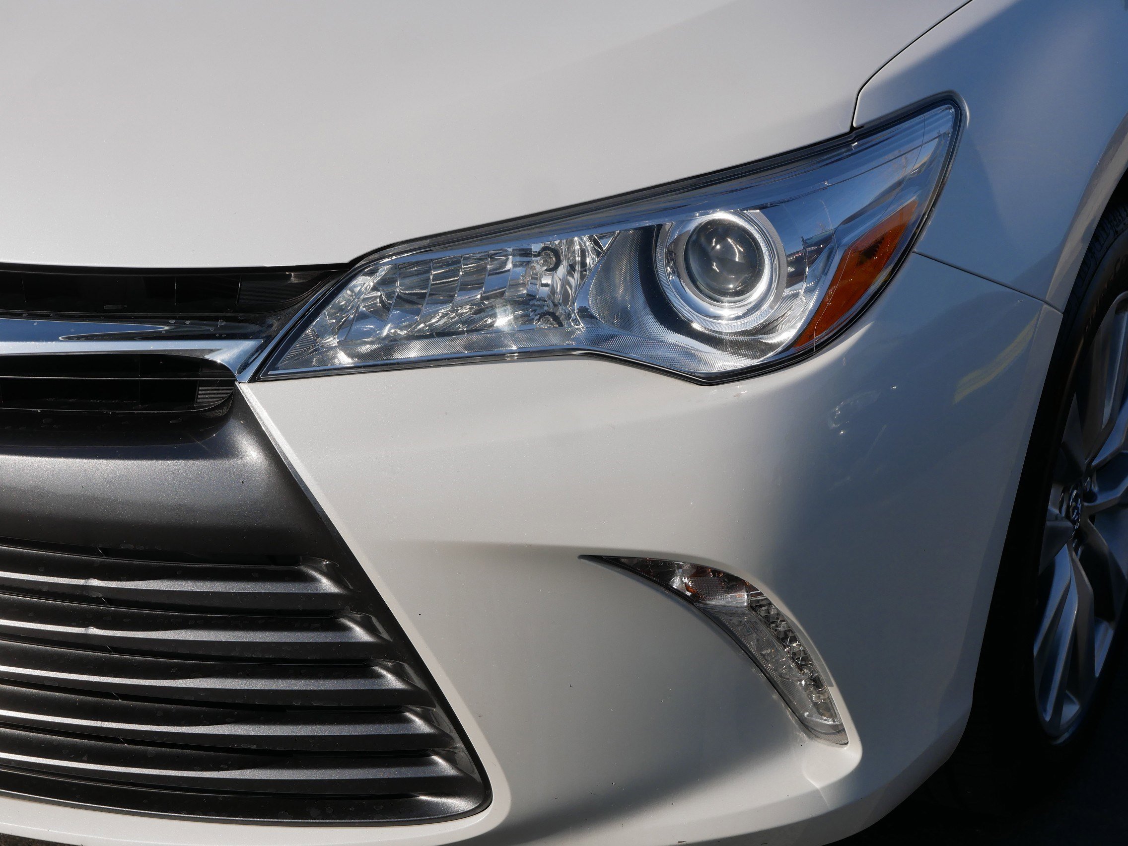 Used 2017 Toyota Camry XLE w/ Moonroof Package image 16