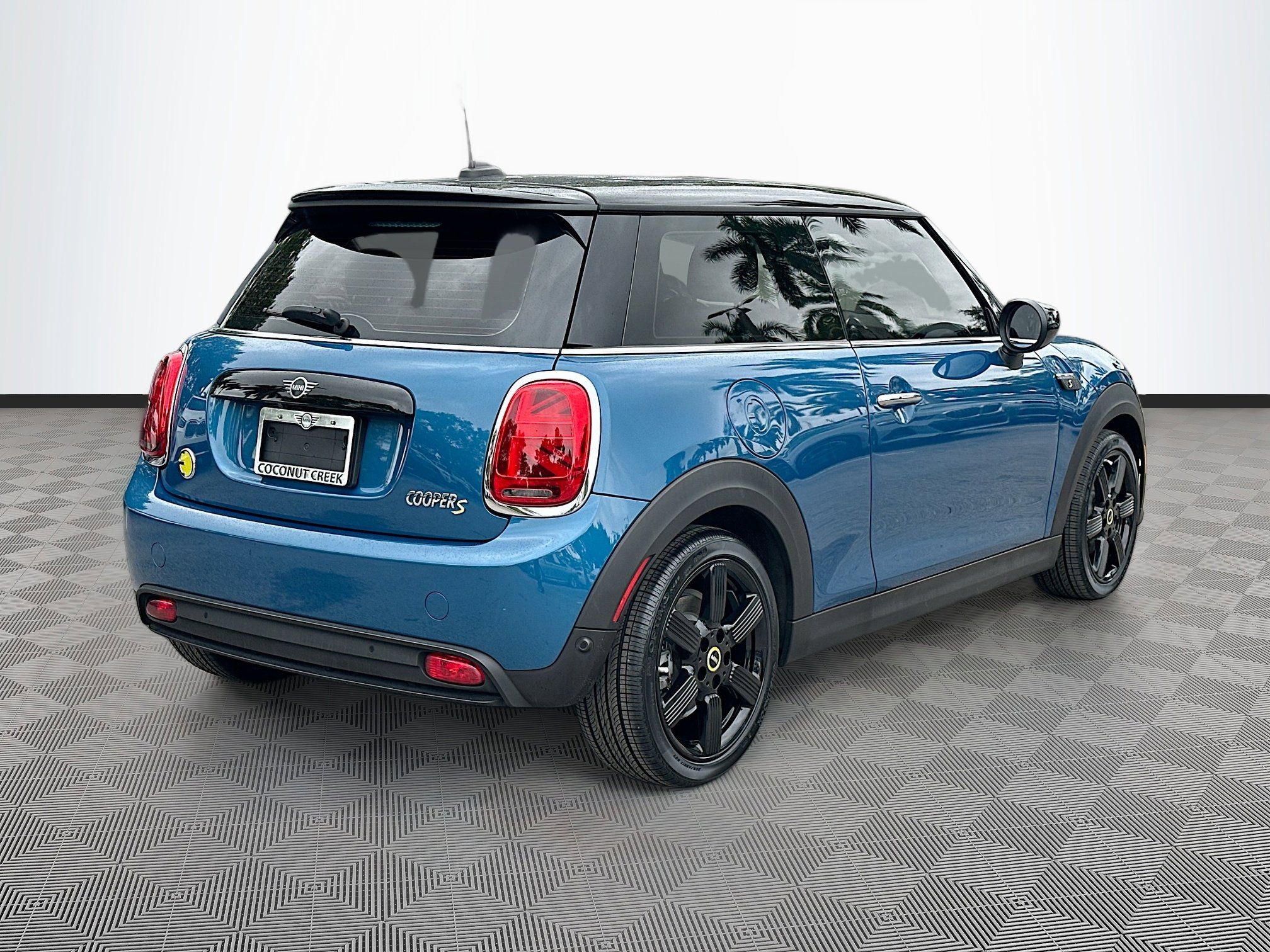 Certified 2024 MINI Cooper SE image 7
