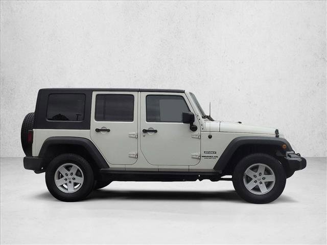 Used 2010 Jeep Wrangler Unlimited Sport image 4