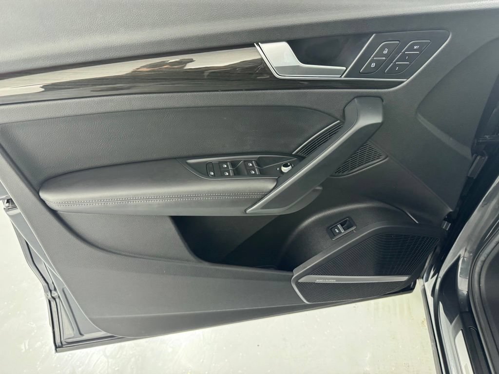 Used 2018 Audi Q5 Prestige AWD/4WD image 11