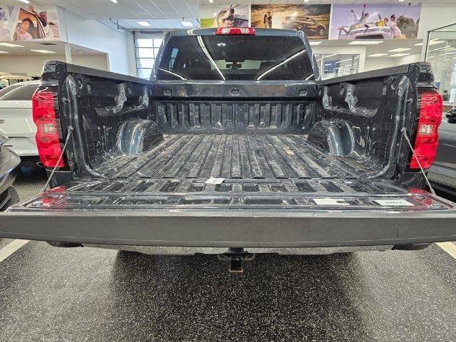 Used 2018 Chevrolet Silverado 1500 LT w/ All Star Edition AWD/4WD image 38