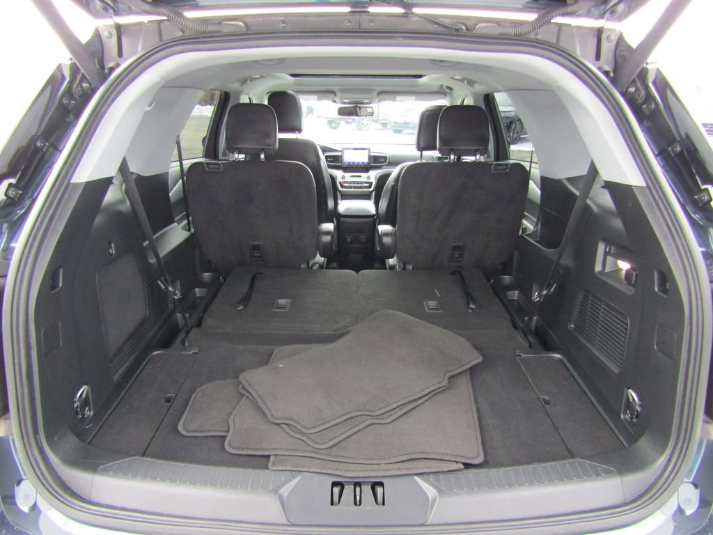 Used 2024 Ford Explorer XLT w/ Equipment Group 202A AWD/4WD image 6