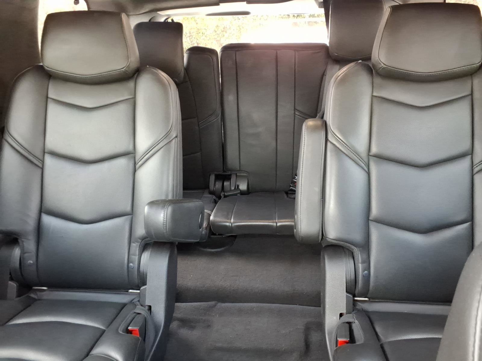 Used 2018 Cadillac Escalade Platinum image 35