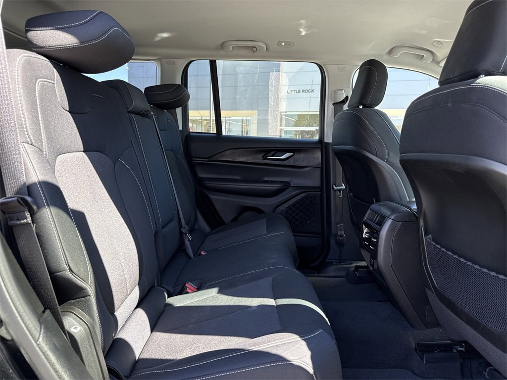 Used 2023 Jeep Grand Cherokee Laredo w/ Luxury Tech Group I image 15