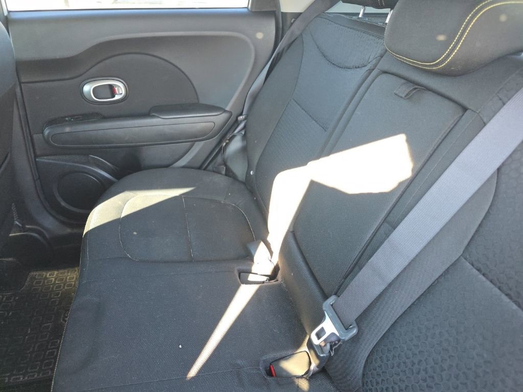 Used 2015 Kia Soul + image 15