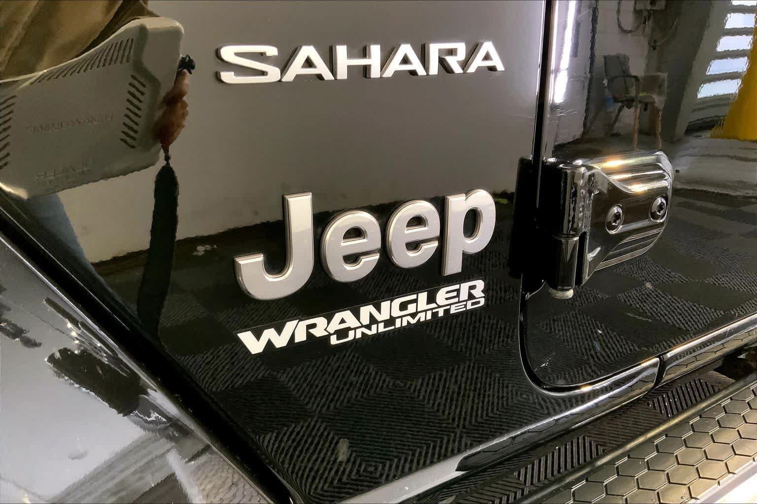 Used 2021 Jeep Wrangler Unlimited Sahara AWD/4WD image 33