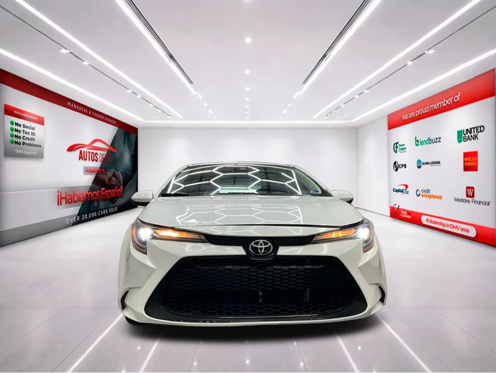 Used 2021 Toyota Corolla LE image 2