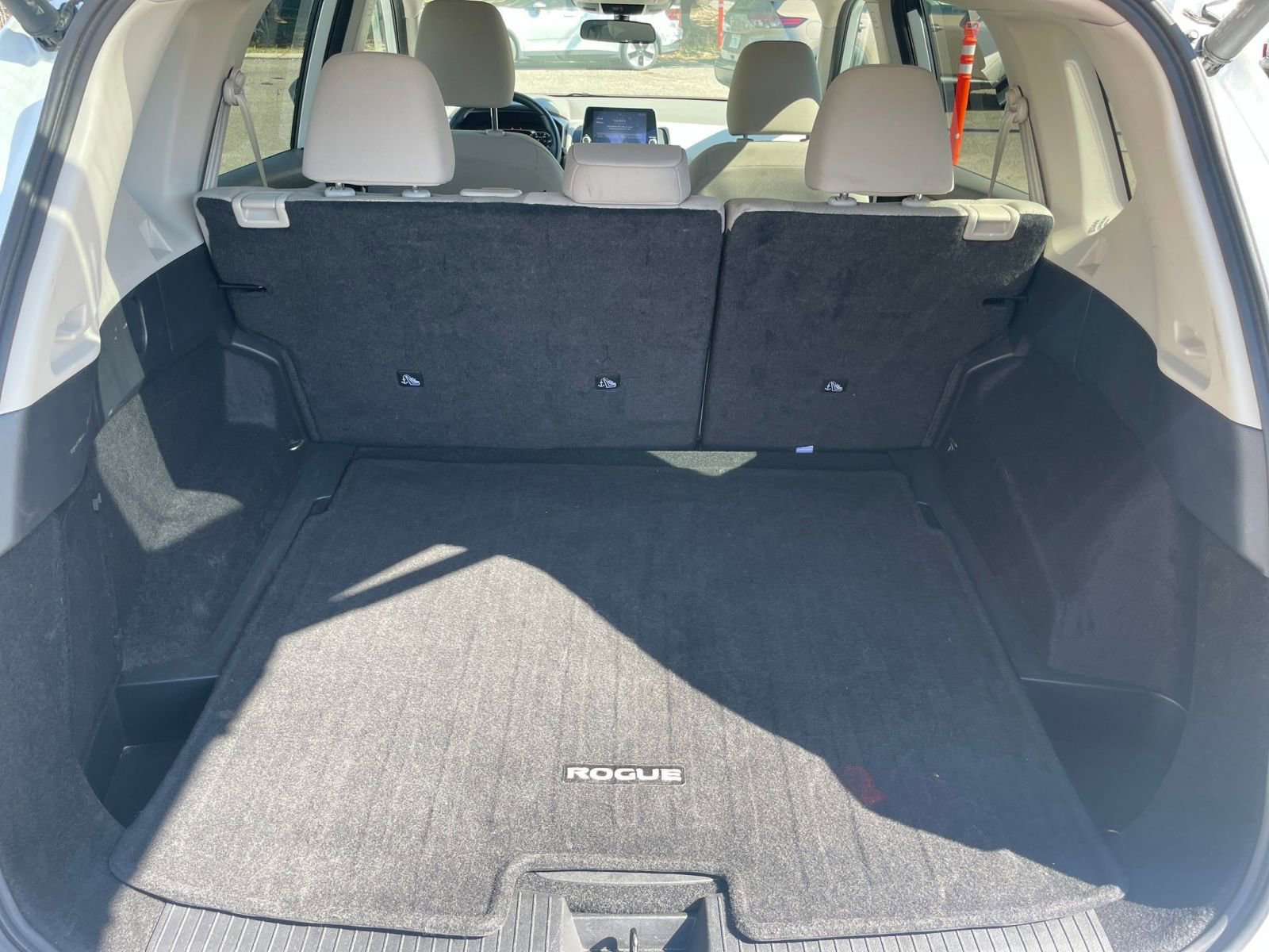 Used 2025 Nissan Rogue SV FWD image 33