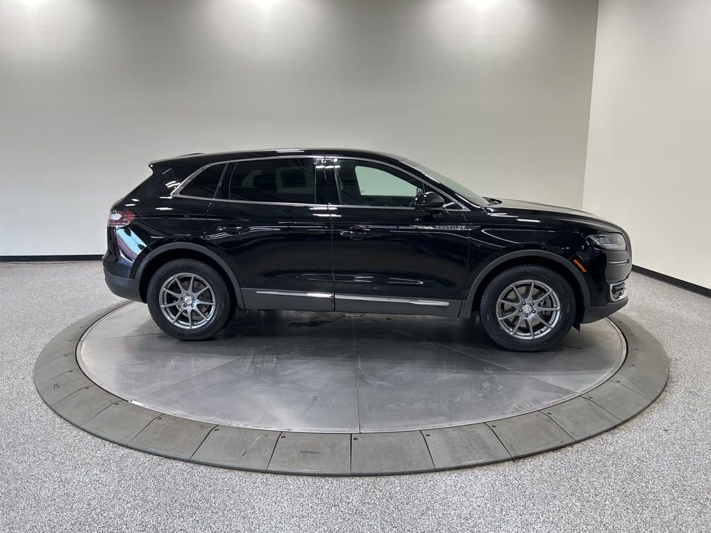 Used 2019 Lincoln Nautilus Select image 5