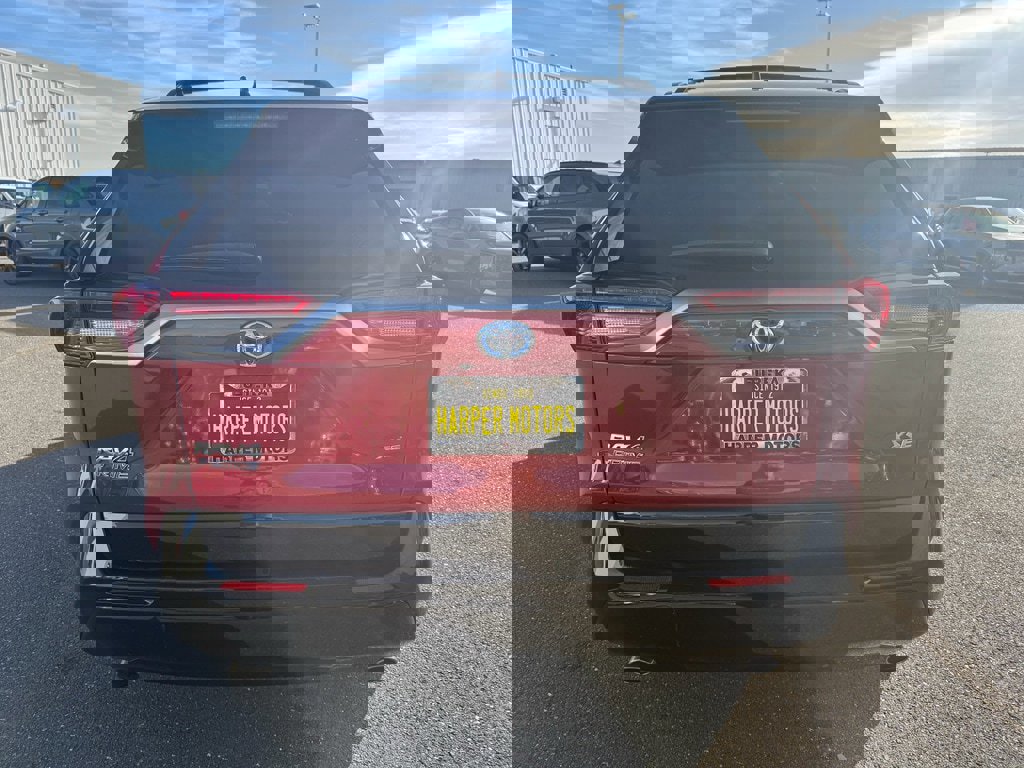 Used 2023 Toyota RAV4 XSE w/ Weather Package image 6
