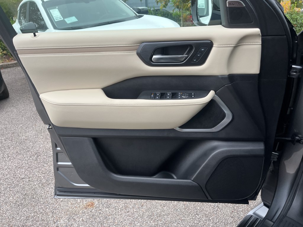New 2026 Nissan Armada Platinum Reserve AWD/4WD image 4
