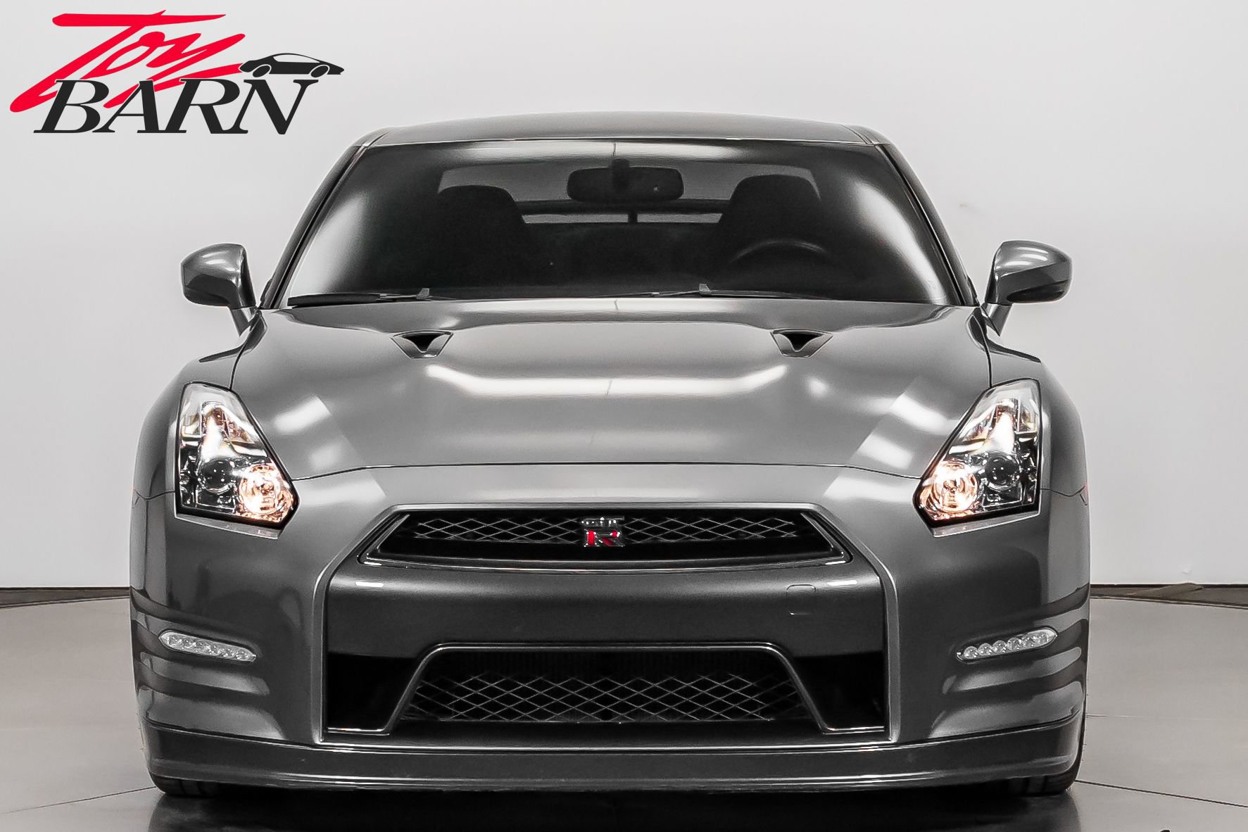 Used 2013 Nissan GT-R Black Edition image 8