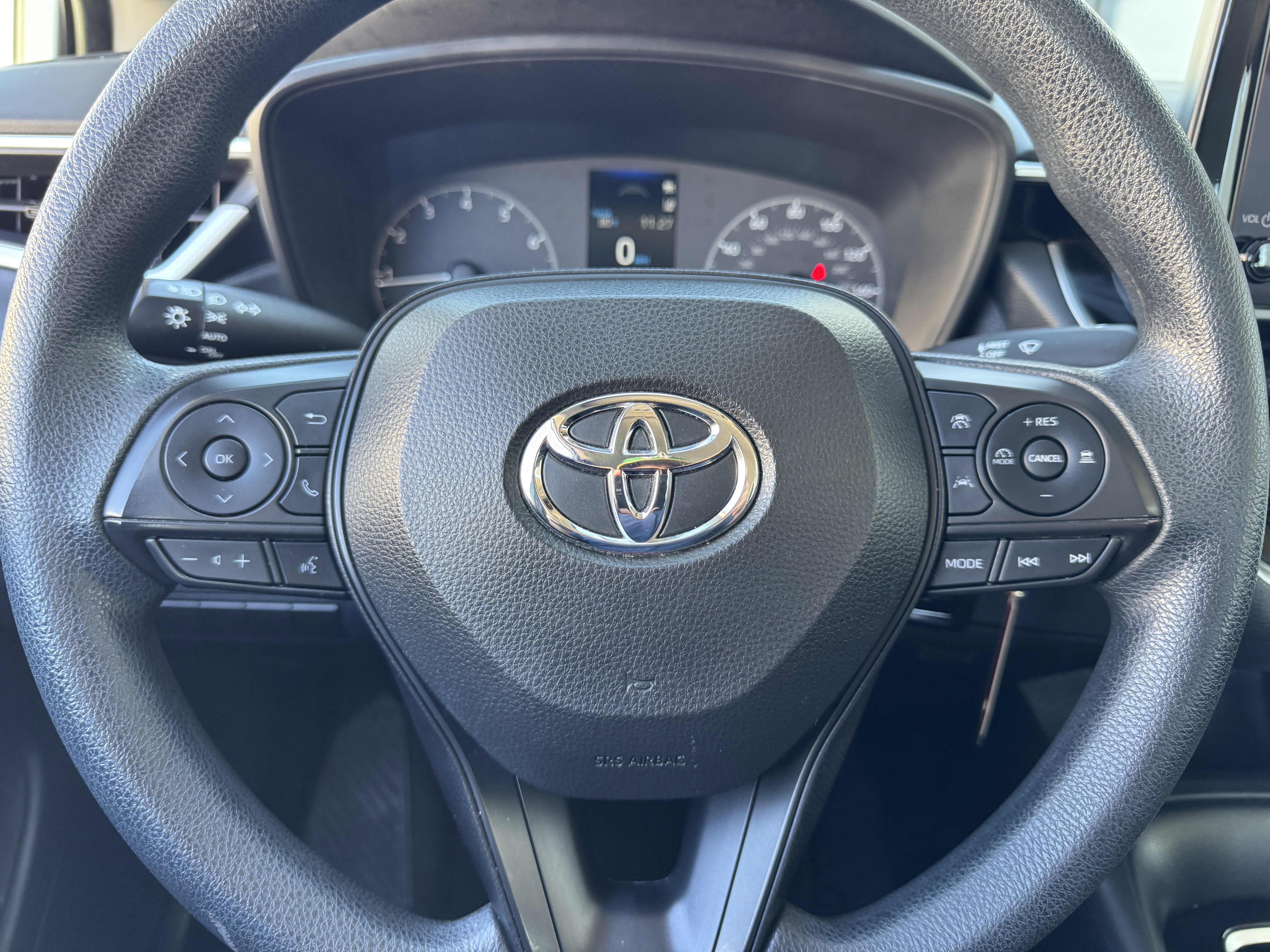 Used 2023 Toyota Corolla LE FWD image 32