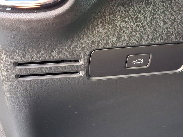 Used 2023 Volvo C40 P8 Recharge Plus w/ Climate Package image 31