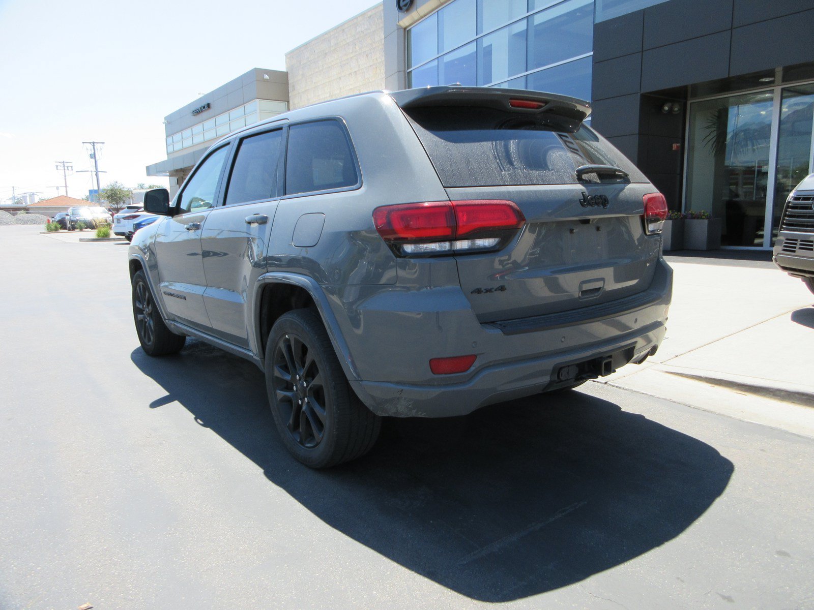 Used 2021 Jeep Grand Cherokee Laredo X AWD/4WD image 5