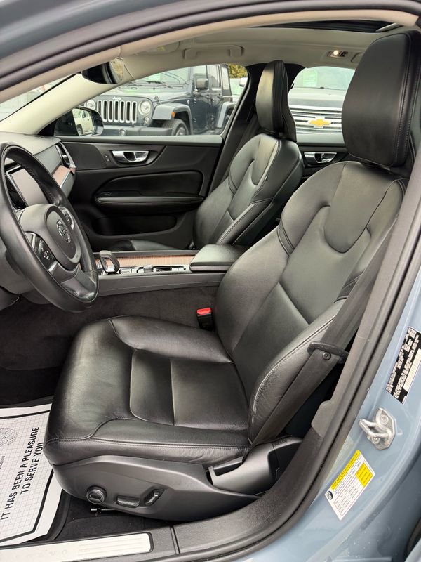 Used 2022 Volvo S60 B5 Momentum w/ Climate Package image 9