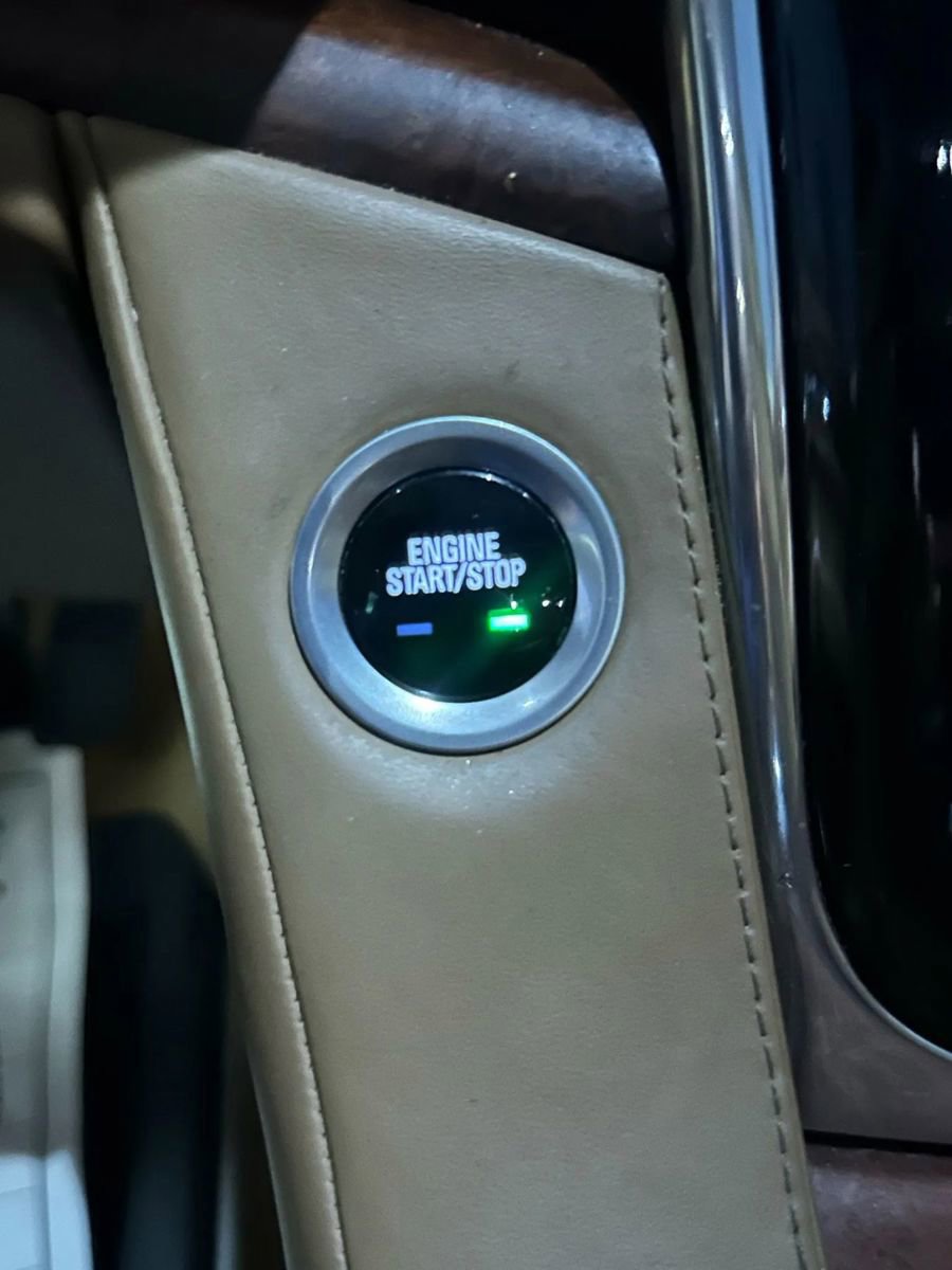 Used 2015 Cadillac Escalade Platinum image 32