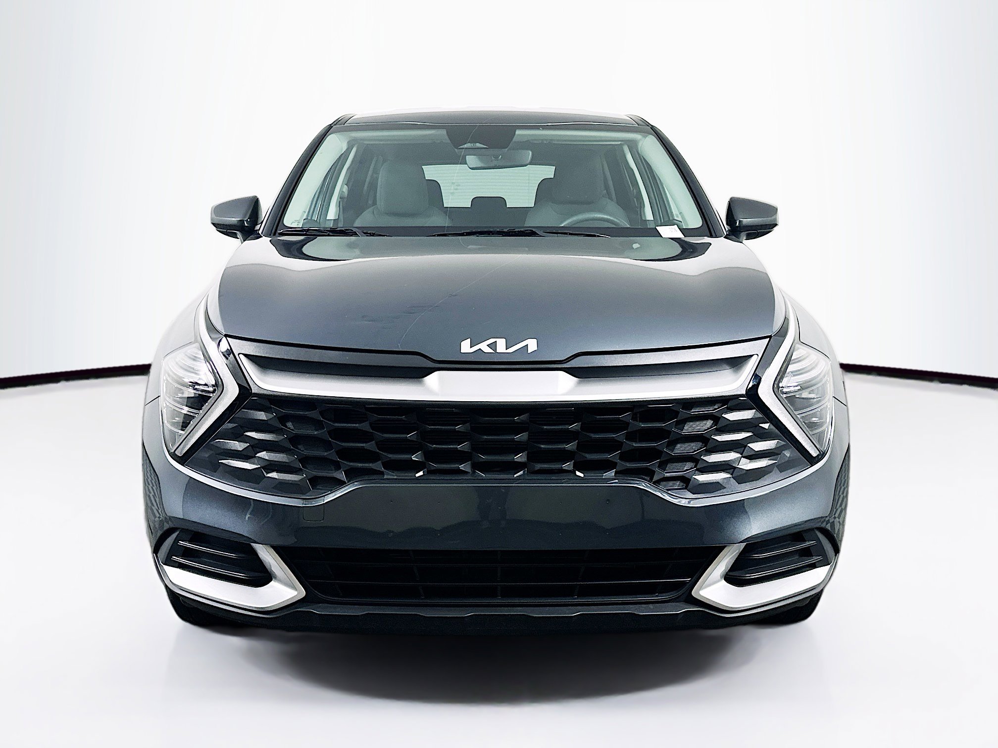 Used 2025 Kia Sportage LX image 2