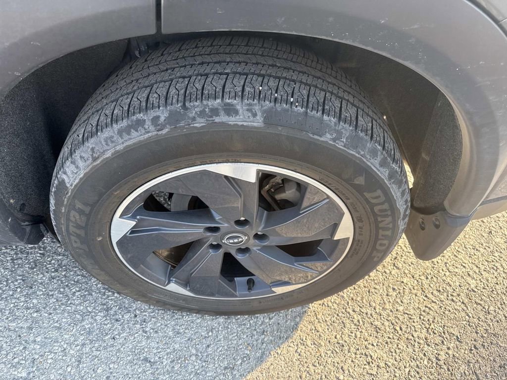 Used 2024 Nissan Rogue SV w/ SV Premium Package image 12