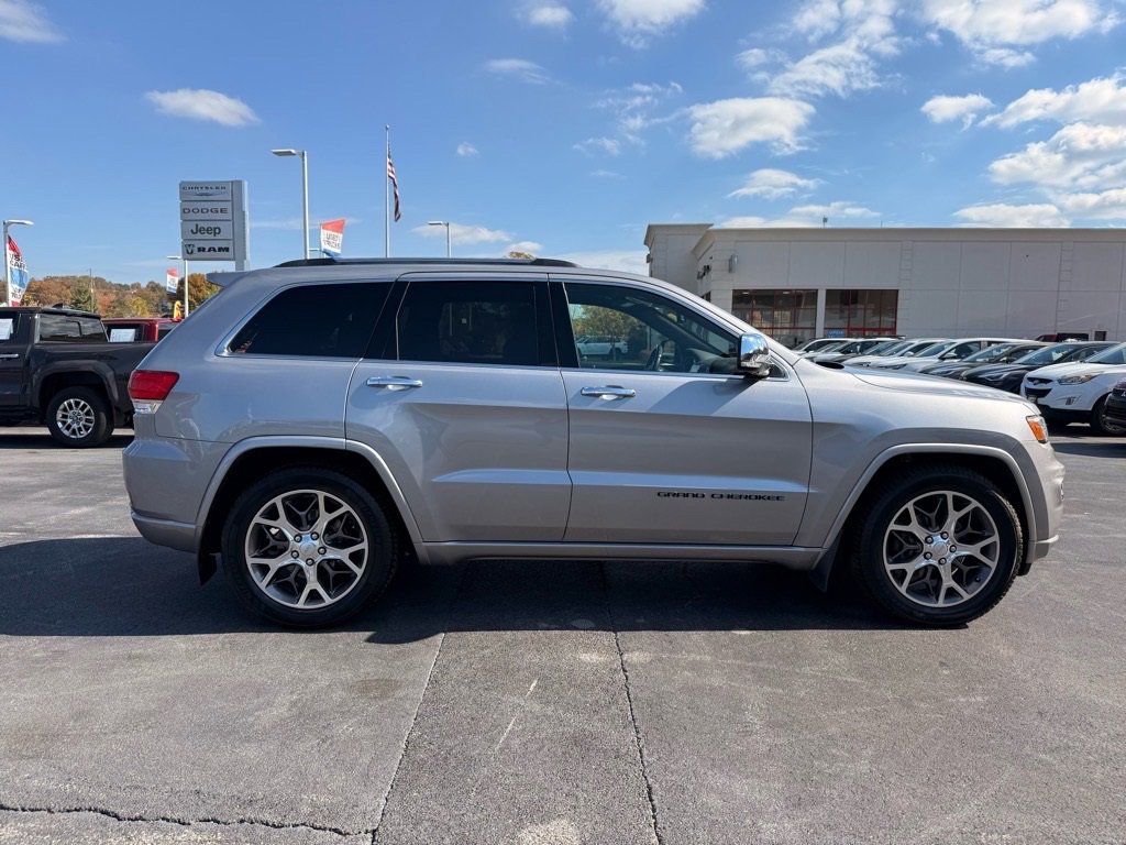 Used 2020 Jeep Grand Cherokee Overland image 3