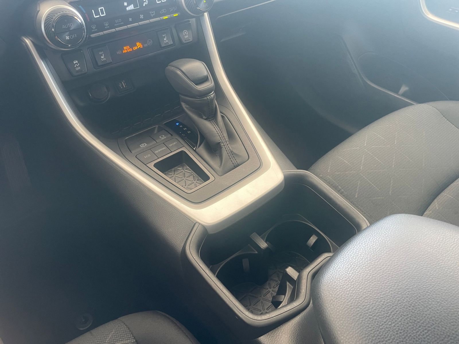 Used 2025 Toyota RAV4 XLE image 41